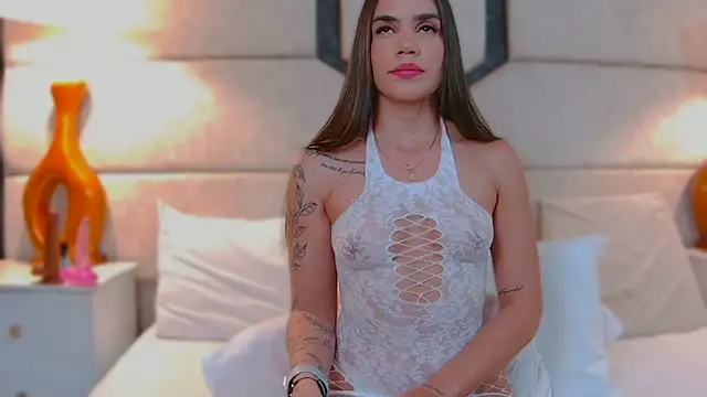 Snapshot of April_Cutee chatting on 03.15.25 April Cutee online show from 03.15.25