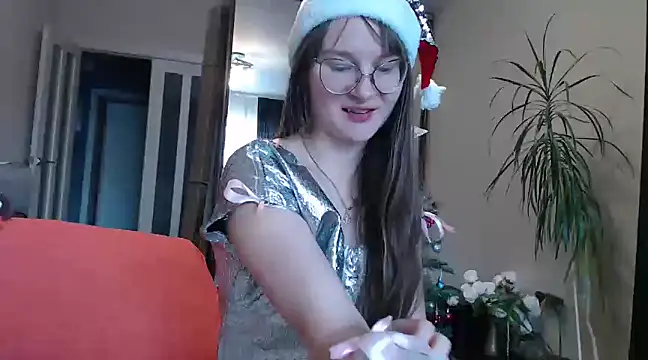 KiraGoldens online show from 12.26.24