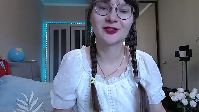 KiraGoldens online show from 09.21.25