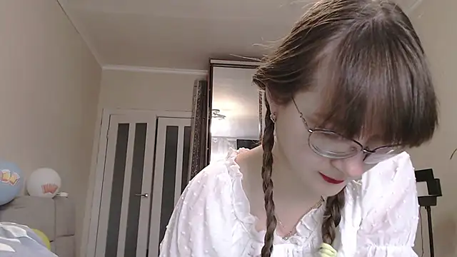 KiraGoldens online show from 09.22.25