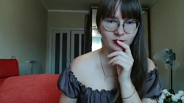 KiraGoldens online show from 10.12.25