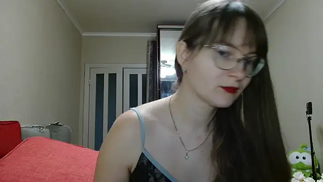 KiraGoldens online show from 11.05.25