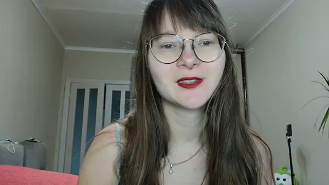 KiraGoldens online show from 11.06.25