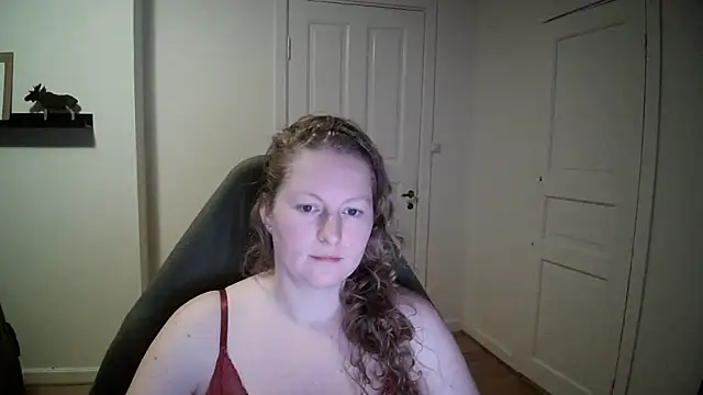 Snapshot of Girlnina-1995 chatting on 12.09.24 Girlnina-1995 online show from 12.09.24