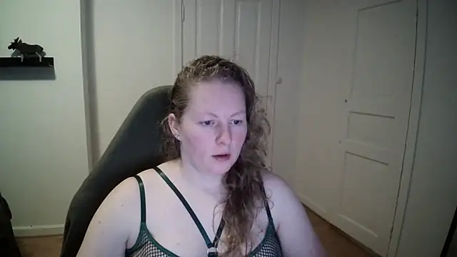 Snapshot of Girlnina-1995 chatting on 12.10.24 Girlnina-1995 online show from 12.10.24