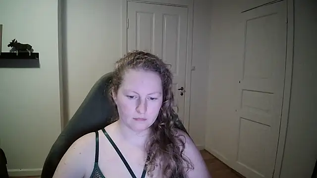 Snapshot of Girlnina-1995 chatting on 12.10.24 Girlnina-1995 online show from 12.10.24