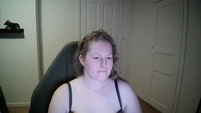 Snapshot of Girlnina-1995 chatting on 12.12.24 Girlnina-1995 online show from 12.12.24