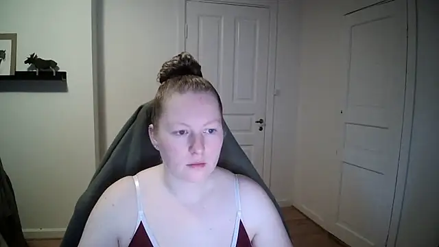 Snapshot of Girlnina-1995 chatting on 12.16.24 Girlnina-1995 online show from 12.16.24