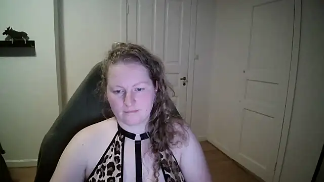 Snapshot of Girlnina-1995 chatting on 12.18.24 Girlnina-1995 online show from 12.18.24