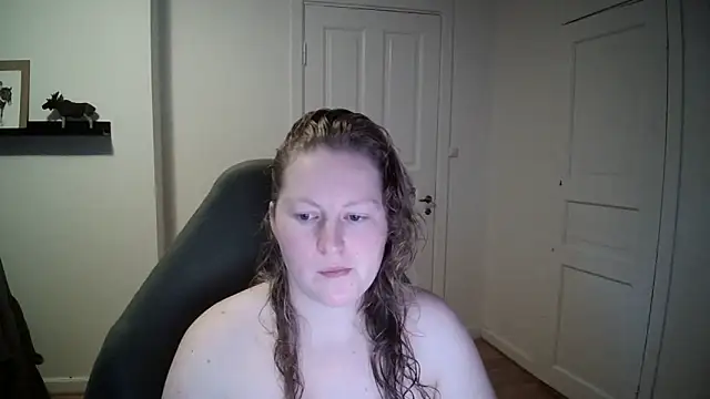 Snapshot of Girlnina-1995 chatting on 12.31.24 Girlnina-1995 online show from 12.31.24