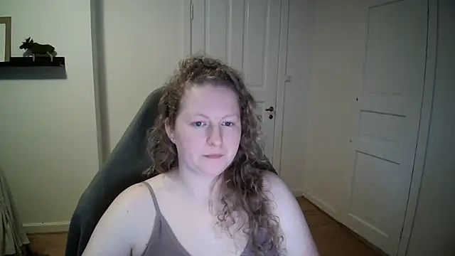 Snapshot of Girlnina-1995 chatting on 01.08.25 Girlnina-1995 online show from 01.08.25