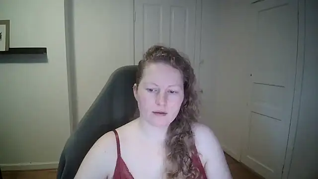 Snapshot of Girlnina-1995 chatting on 01.13.25 Girlnina-1995 online show from 01.13.25