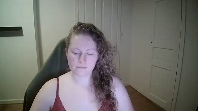 Snapshot of Girlnina-1995 chatting on 01.13.25 Girlnina-1995 online show from 01.13.25