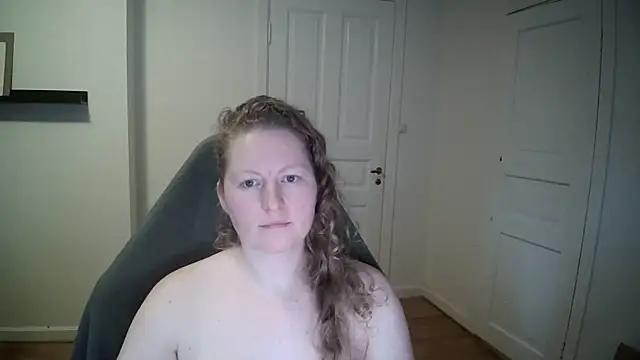 Snapshot of Girlnina-1995 chatting on 02.03.25 Girlnina-1995 online show from 02.03.25