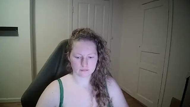 Snapshot of Girlnina-1995 chatting on 02.10.25 Girlnina-1995 online show from 02.10.25