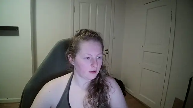 Snapshot of Girlnina-1995 chatting on 02.11.25 Girlnina-1995 online show from 02.11.25