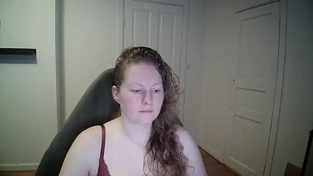 Snapshot of Girlnina-1995 chatting on 02.17.25 Girlnina-1995 online show from 02.17.25