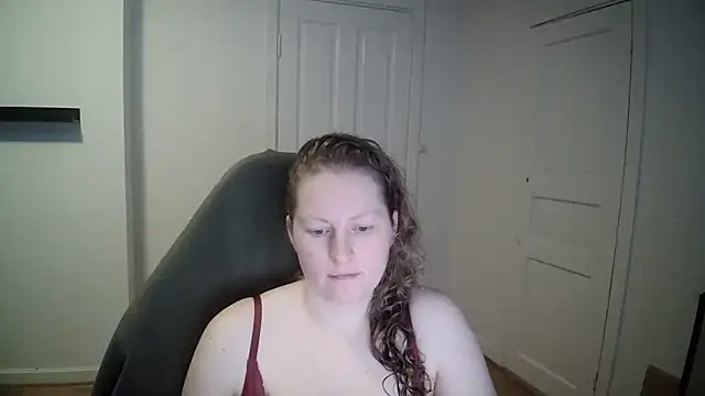 Snapshot of Girlnina-1995 chatting on 02.17.25 Girlnina-1995 online show from 02.17.25