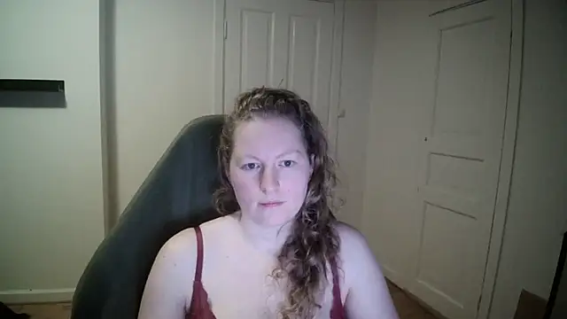 Snapshot of Girlnina-1995 chatting on 02.17.25 Girlnina-1995 online show from 02.17.25