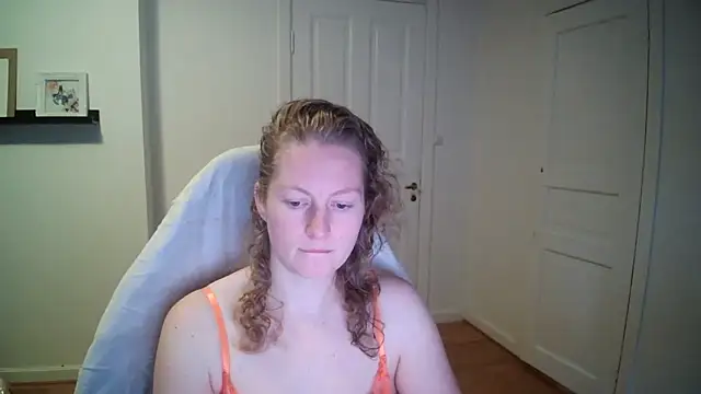 Girlnina-1995 online show from 11.26.25