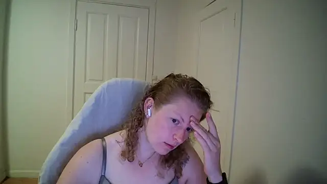 Snapshot of Girlnina-1995 chatting on 05.12.26 Girlnina-1995 online show from 05.12.26