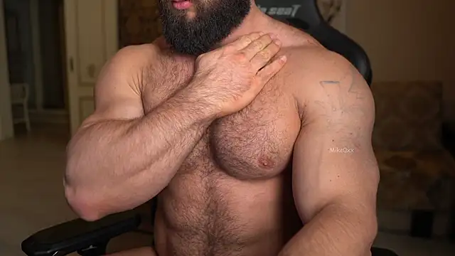 Snapshot of mike0xx chatting on 10.09.25 mike0xx online show from 10.09.25