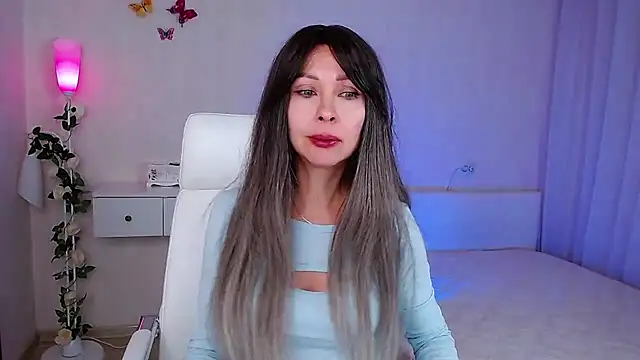 Snapshot of wendifoste chatting on 09.29.25 wendifoste online show from 09.29.25