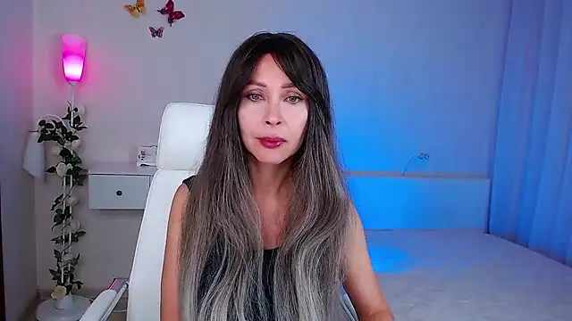 Snapshot of wendifoste chatting on 10.02.25 wendifoste online show from 10.02.25