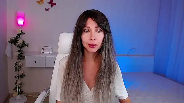 Snapshot of wendifoste chatting on 10.10.25 wendifoste online show from 10.10.25