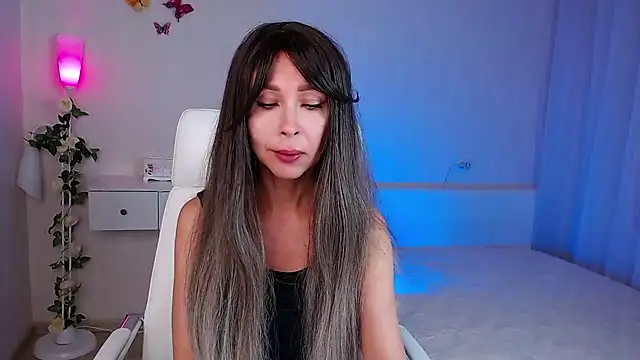 Snapshot of wendifoste chatting on 10.13.25 wendifoste online show from 10.13.25