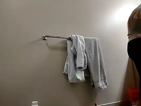 Snapshot of eatmeplease44 chatting on 01.17.25 eatmeplease44 online show from 01.17.25