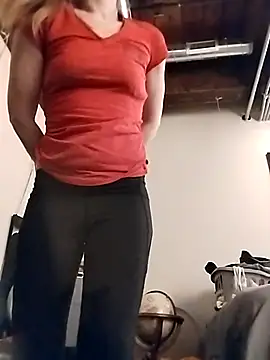 Snapshot of eatmeplease44 chatting on 10.08.25 eatmeplease44 online show from 10.08.25