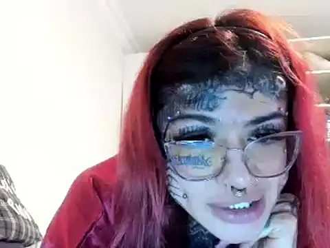 Snapshot of tamarapervert chatting on 01.22.25 tamarapervert online show from 01.22.25