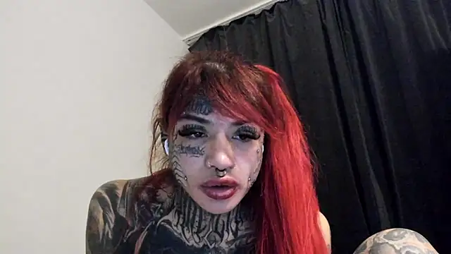 Snapshot of tamarapervert chatting on 02.15.25 tamarapervert online show from 02.15.25