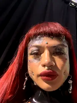 Snapshot of tamarapervert chatting on 09.27.25 tamarapervert online show from 09.27.25