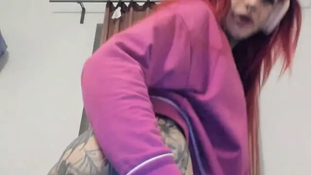 Snapshot of tamarapervert chatting on 10.14.25 tamarapervert online show from 10.14.25