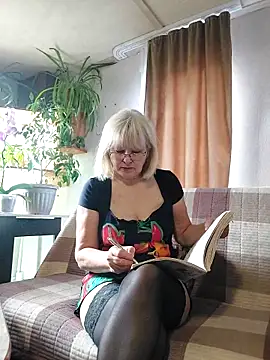 IrmaRose online show from 10.02.25