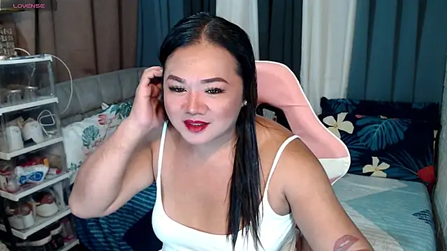 Snapshot of MagnificatMistress chatting on 12.16.24 MagnificatMistress online show from 12.16.24