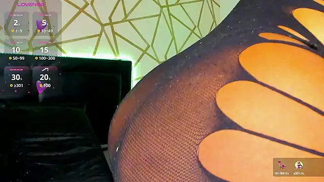 EmilyyRosee  online show from 01.30.25