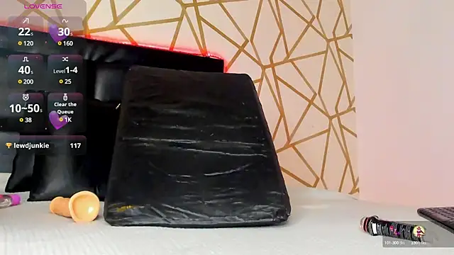 EmilyyRosee  online show from 01.31.25
