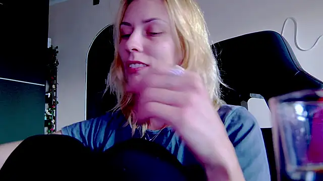 karo123421 online show from 10.01.25