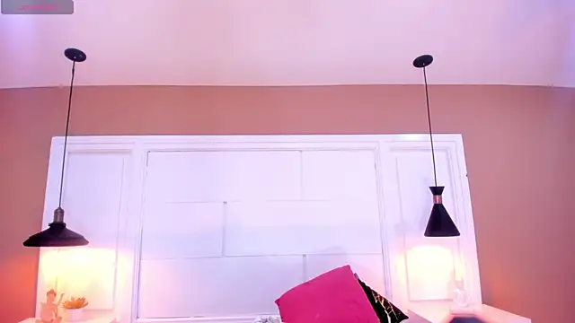 Snapshot of SilvanaCapelli chatting on 09.30.25 SilvanaCapelli online show from 09.30.25