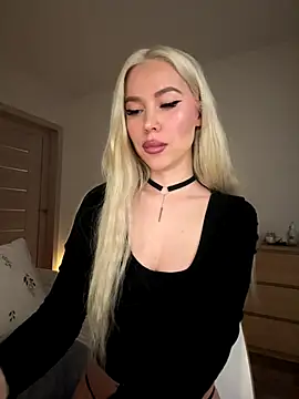 Snapshot of xDinnax chatting on 11.07.25 xDinnax online show from 11.07.25