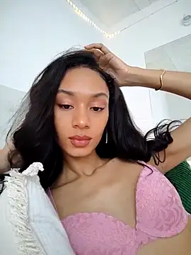 Snapshot of Leaberry chatting on 02.04.26 Leaberry online show from 02.04.26