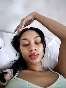 Snapshot of Leaberry chatting on 02.13.26 Leaberry online show from 02.13.26