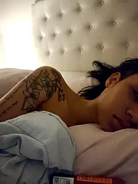 Snapshot of Leaberry chatting on 02.20.26 Leaberry online show from 02.20.26