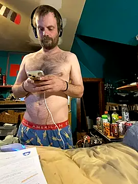 Snapshot of charactrzero chatting on 12.04.24 charactrzero online show from 12.04.24