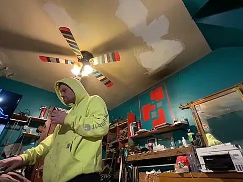 Snapshot of charactrzero chatting on 12.22.24 charactrzero online show from 12.22.24