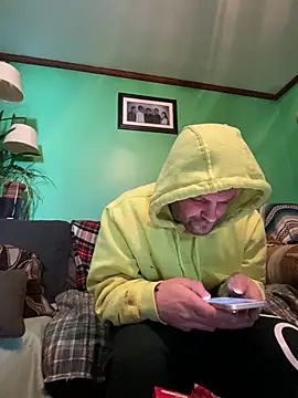 Snapshot of charactrzero chatting on 12.22.24 charactrzero online show from 12.22.24