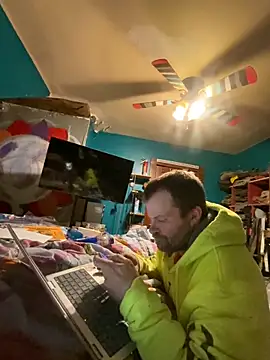 Snapshot of charactrzero chatting on 02.12.25 charactrzero online show from 02.12.25